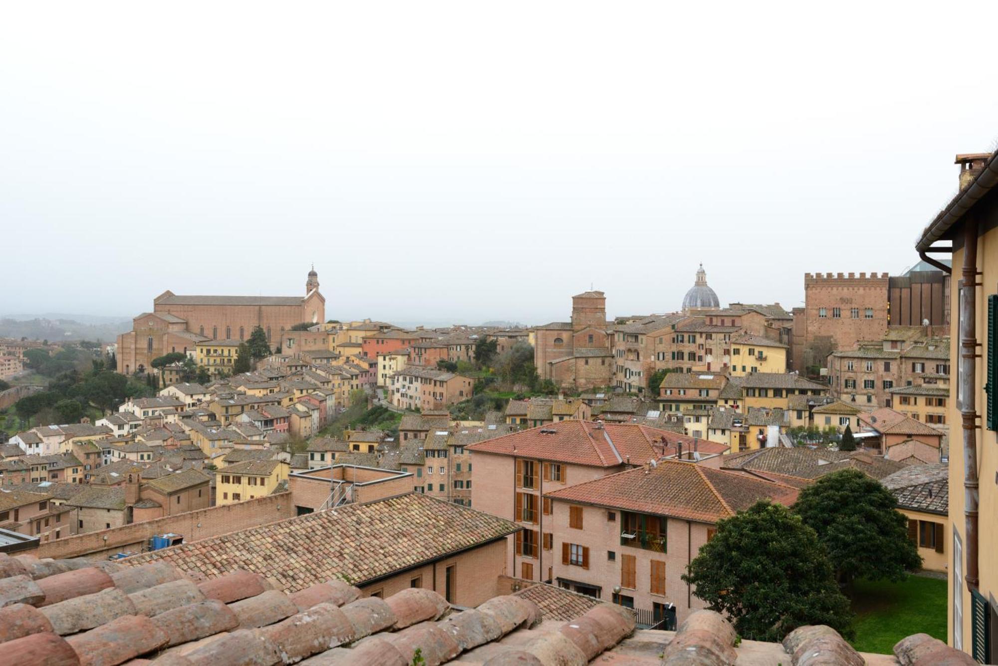 Apartamento La Dimora Di Amedeo Siena Exterior foto